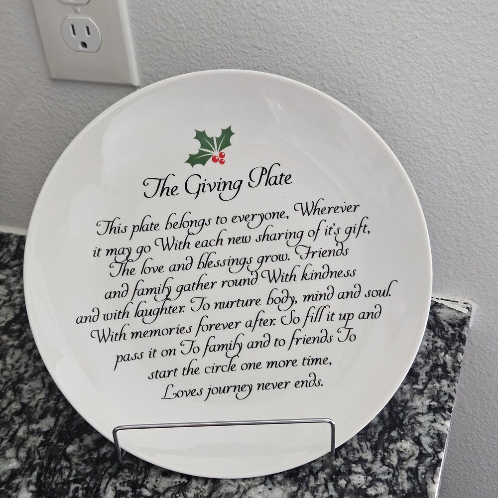 Global Design Collection holly and berries design Christmas giving plate